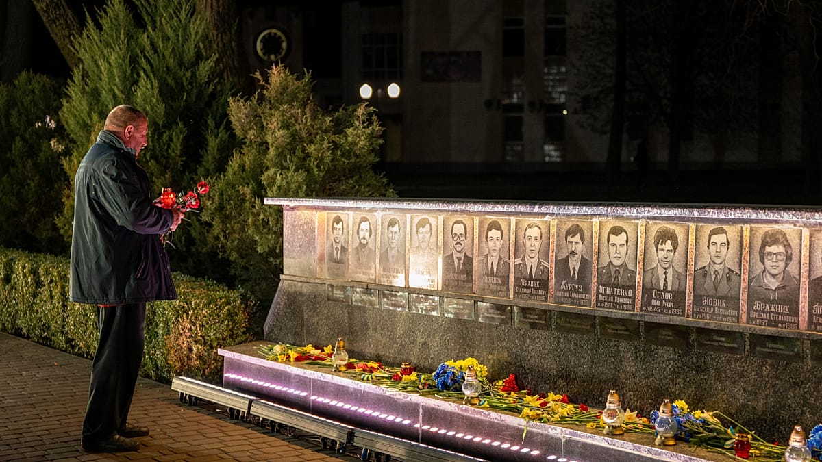 40 години от Чернобил: Киев обвинява Русия в ядрен тероризъм