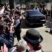 Напрежение и викове посрещнаха Киър Стармър след нападението в Лондон