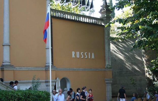 Културен скандал във Венеция: Завръщането на Русия на Биеналето предизвика остри реакции
