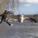 Париж се преобразява: JR отдава почит на Кристо и Жан-Клод с грандиозна инсталация