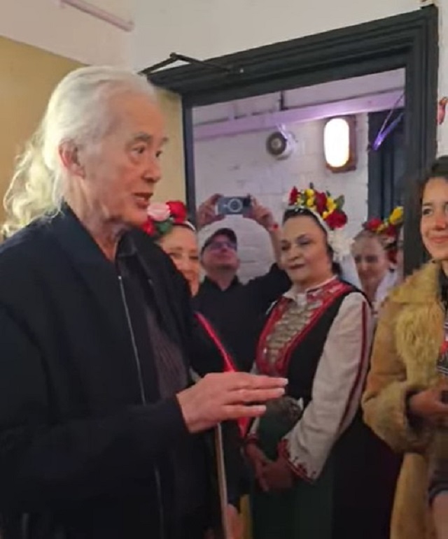 Рок легендата Джими Пейдж се преклони пред магията на българския фолклор в Лондон