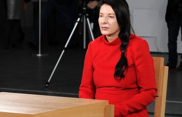 Кристали срещу смартфони: Марина Абрамович превръща Венеция в храм на енергията