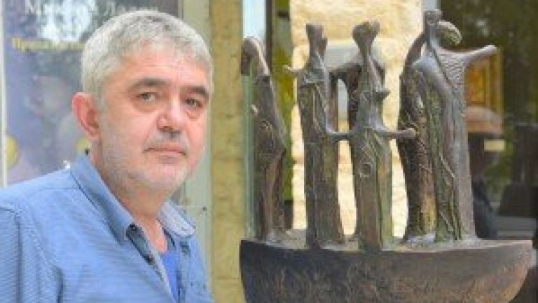 Симфония от светлина и бронз: Пътуване в ‘Златния час’ на Христо Христов